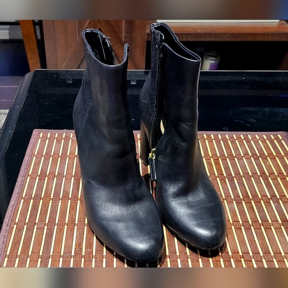 Aldo Shoes - Aldo Contemporary Black Chunky Block Heels Ankle Zip Booties